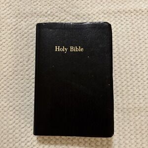 The Holy Bible Red Letter Revised Standard‎ Version Black Leather Nelson 1972